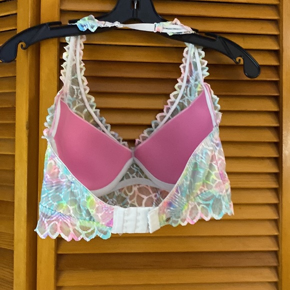 Pink Victoria’s Secret Beautiful design bras straps around neck - Picture 2 of 5